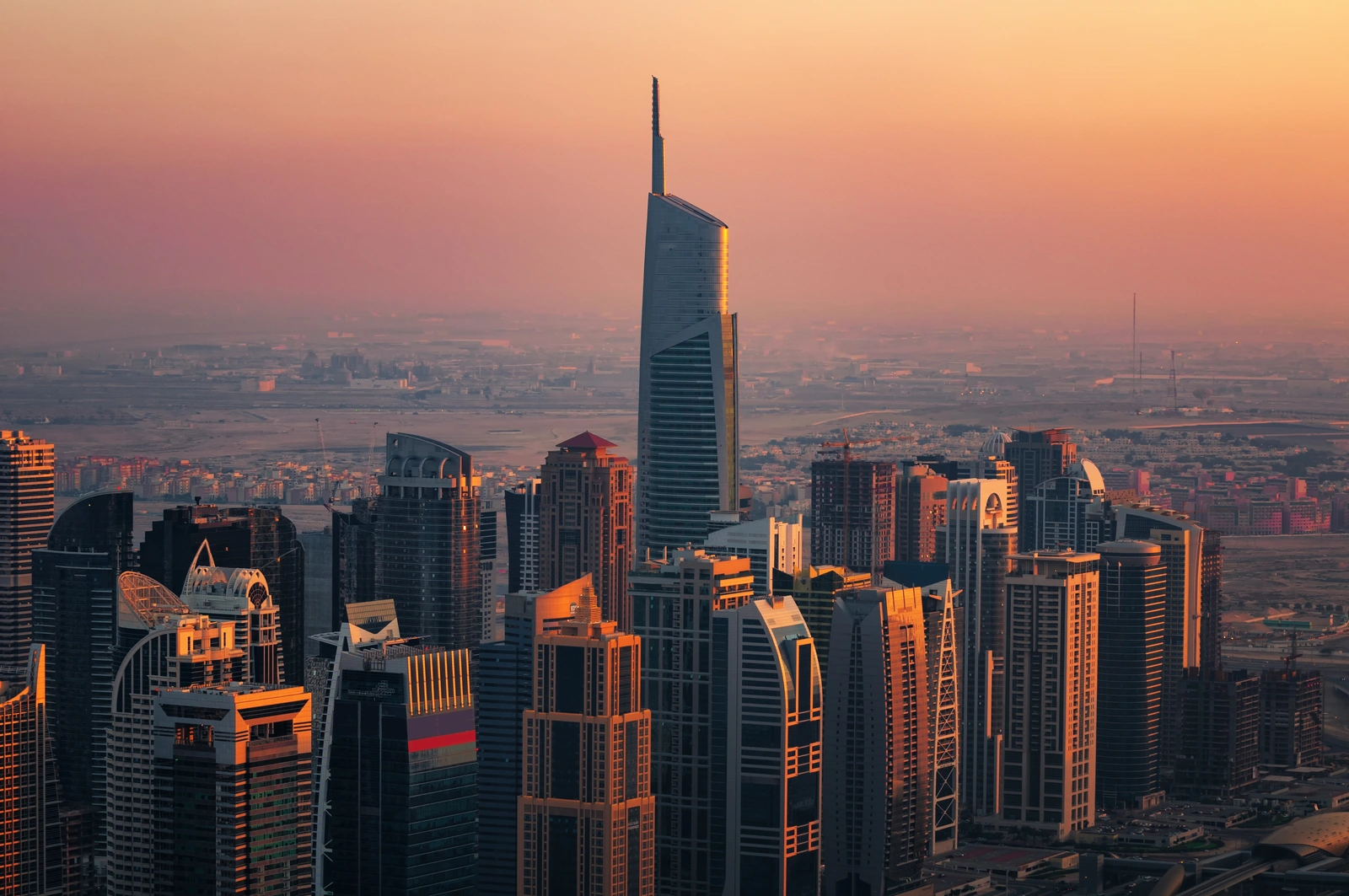 Dubai's tallest skyscrapers — steps to open a company in Dubai