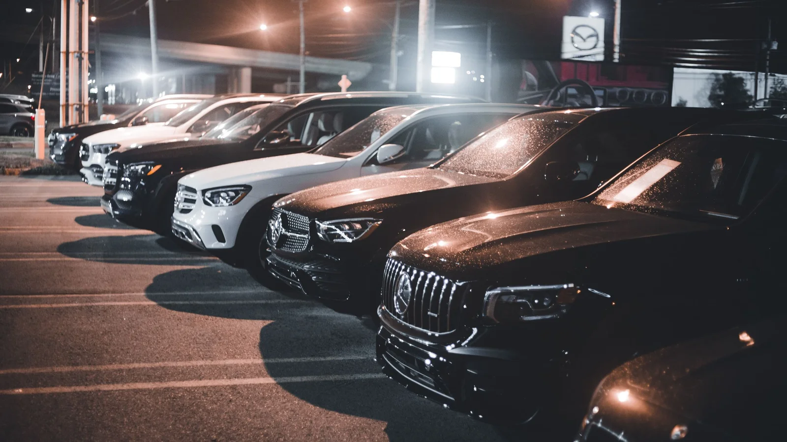 Dubai Car Rental Fleet Requirements: How Many Cars, How Old, Owned or Leased, and What It Costs to Run (2026)