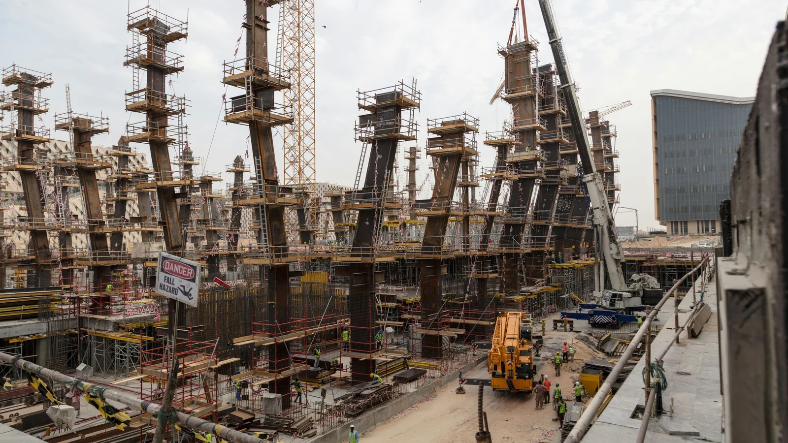 How to Set Up a Construction & Building Contracting Company in Dubai: Licence, Classification, Cost & Tax Guide (2026) — Dubai business setup