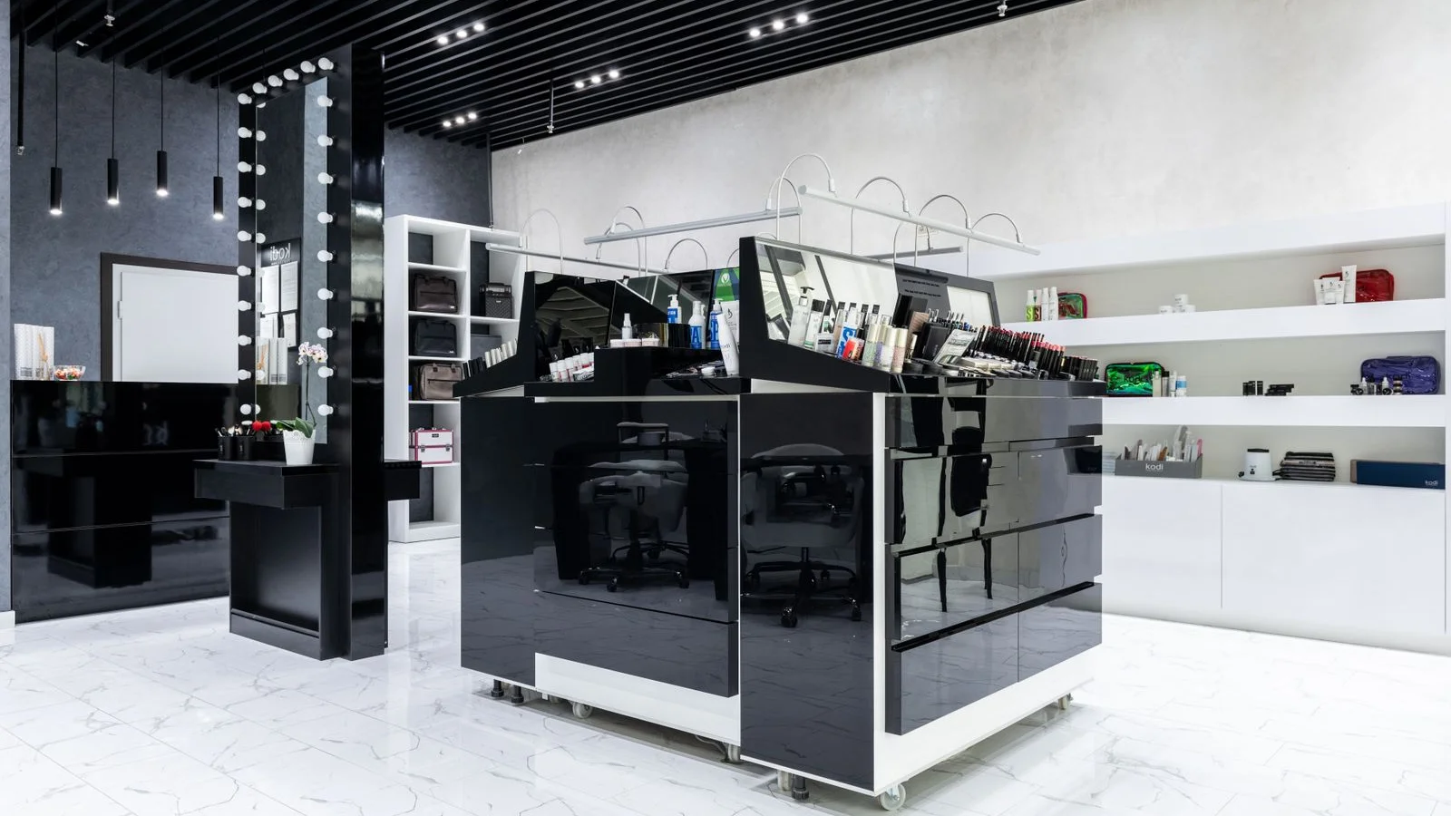 Set Up a Cosmetics & Beauty Products Trading Company in Dubai, UAE: Registration, Montaji & Tax (2026)