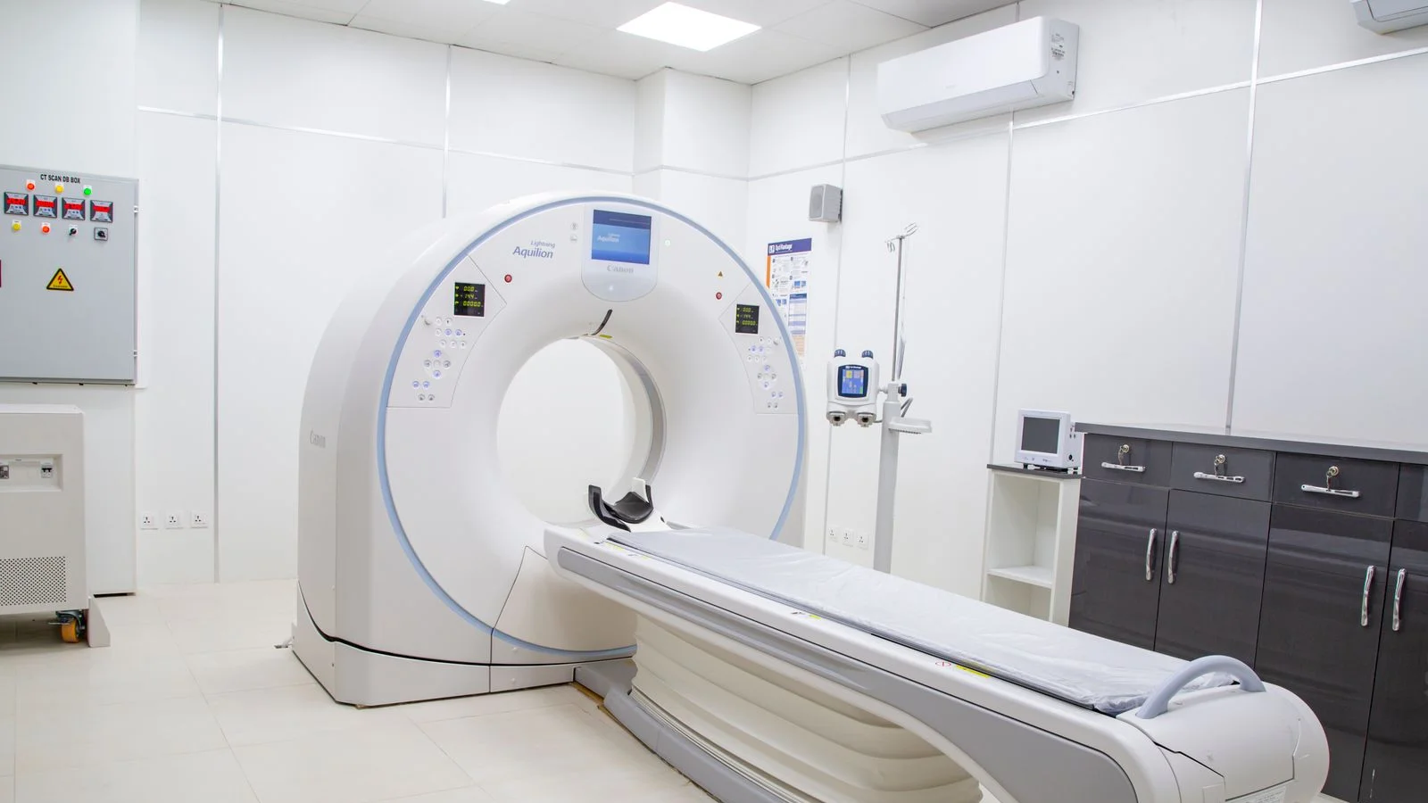Medical Equipment Trading Licence in Dubai, UAE: EDE Registration, Warehouse Licence & Zero-Rated VAT (2026)