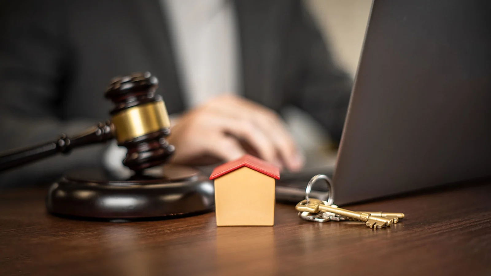 Set Up a Mortgage Brokerage in Dubai, UAE: RERA Practice Card, Bank Panels & Tax (2026)