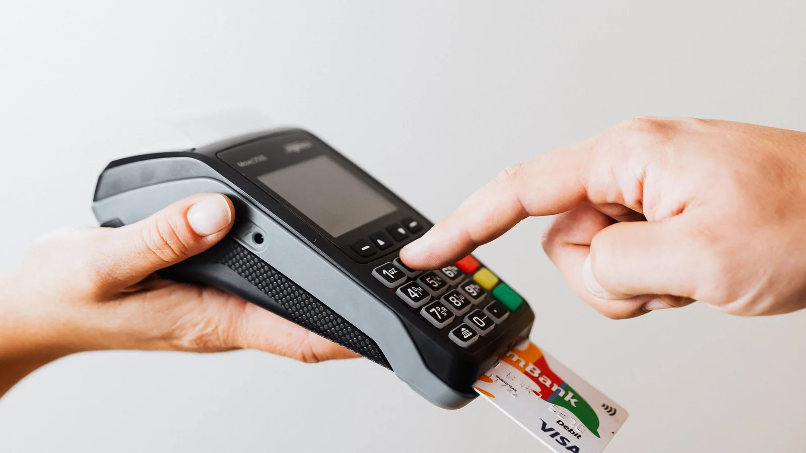 Payment Gateways for E-Commerce in Dubai, UAE: Who Will Actually Approve You, What They Charge & the Free Zone Tax Trap (2026)