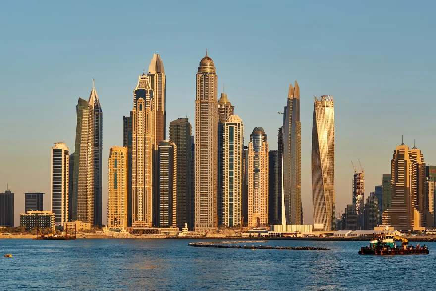 تأسيس الأعمال في المنطقة الحرة بالإمارات